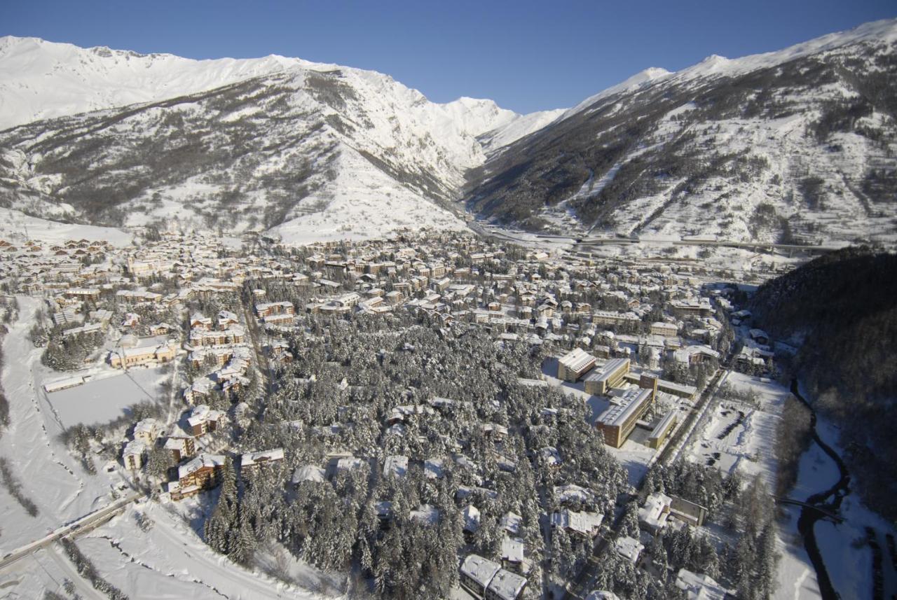 Residence La Tana del Ghiro Bardonecchia Exterior foto