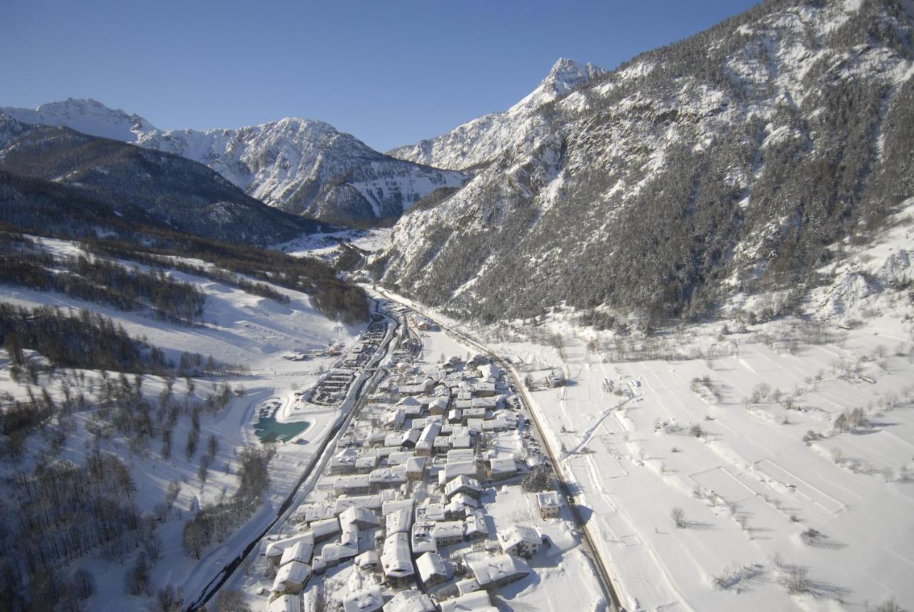 Residence La Tana del Ghiro Bardonecchia Exterior foto